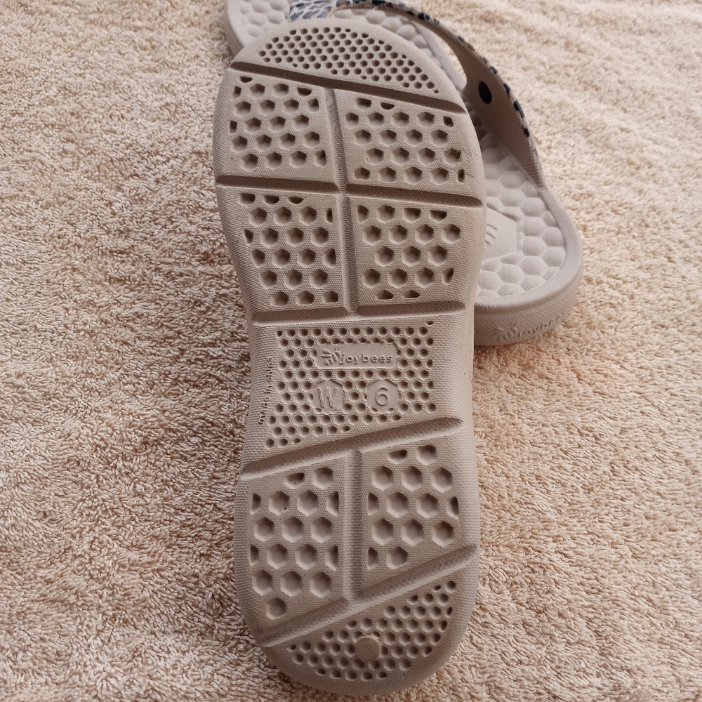 NWOT Joybees Animal Print Sandals - Picture 9 of 12